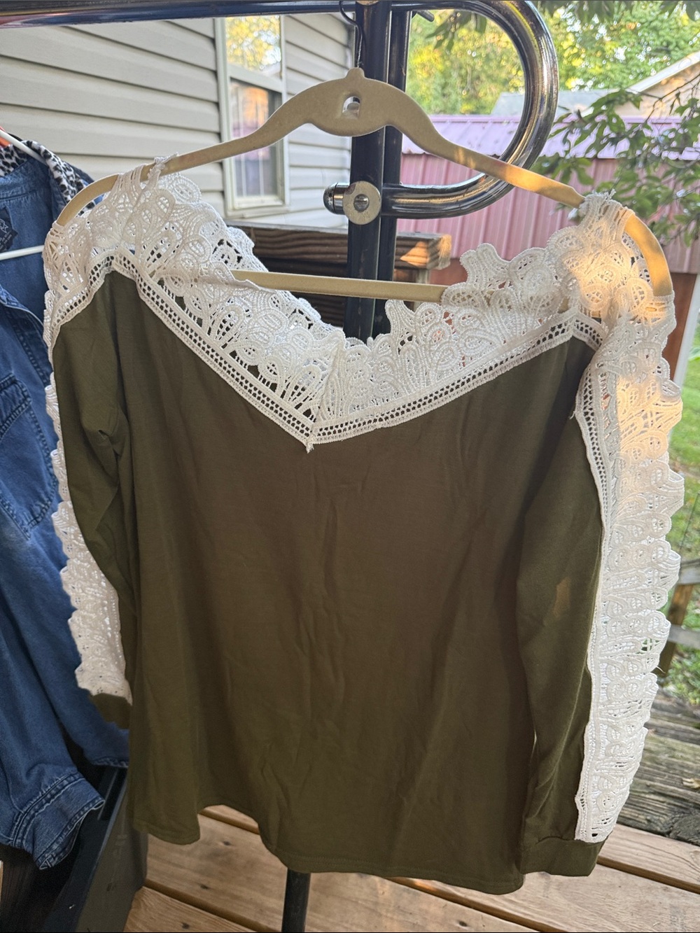 New Women's XL Olive Green White Lace-Trim Top & sleeves